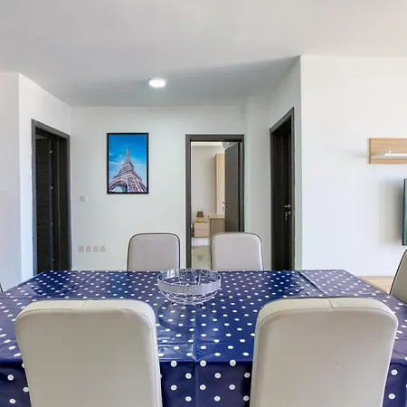 Fully Equipped 2br With Beautiful Sea Views By 360 Estates *