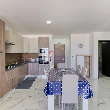 Fully Equipped 2br With Beautiful Sea Views By 360 Estates * Сент-Полс-Бей