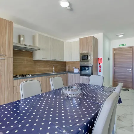 Fully Equipped 2br With Beautiful Sea Views By 360 Estates *