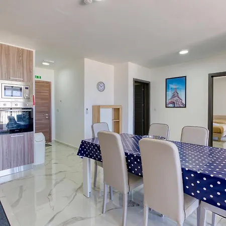 Fully Equipped 2br With Beautiful Sea Views By 360 Estates *